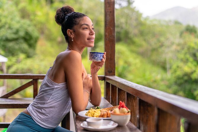 4-Hours Bike, Hike & Waterfall Tour in Blue Mountain with Lunch and Pick Up - Hiking 2.2 miles through Jamaica’s coffee country