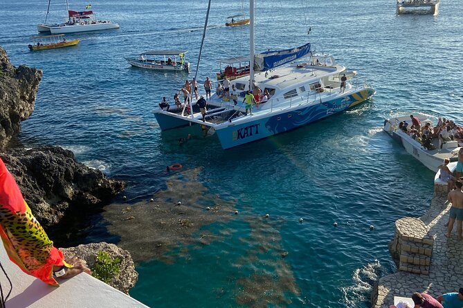 4 Hours Party Boat Catamaran Cruise in Negril - Boarding the Negril party catamaran