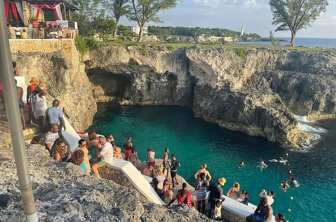 7 Mile Beach and Rick's Cafe in Negril from Montego Bay Private Tour - What the five-hour schedule really gives you