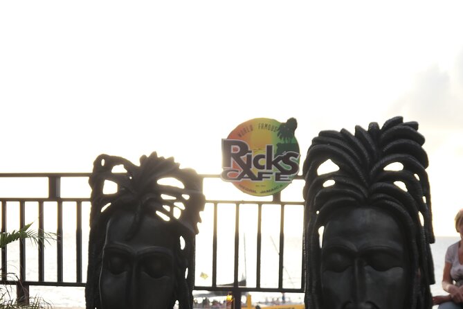 7 Mile Beach & Ricks Cafe with free Shopping experience - How to decide if this tour is worth booking