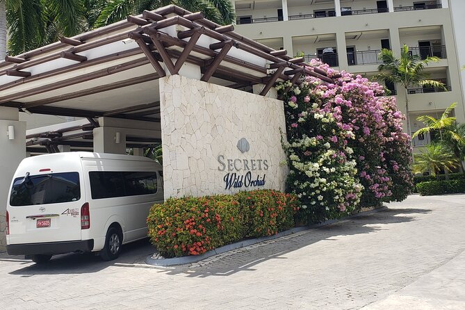A "Private" Airport Transfer to any Resort in Montego Bay - Communication is the real convenience
