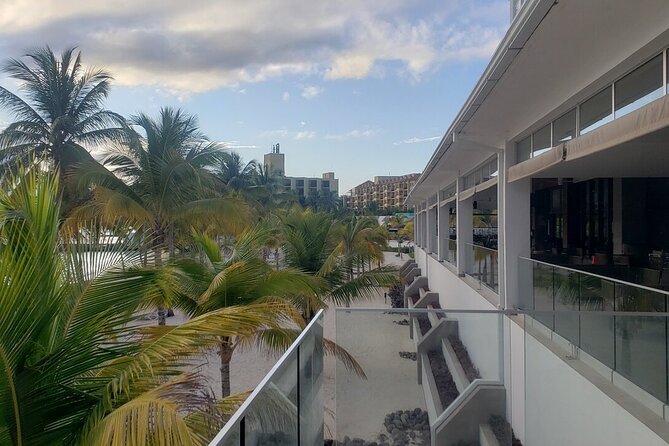 A "Private" Airport Transfer to any Resort in Montego Bay - Drivers who add a local welcome