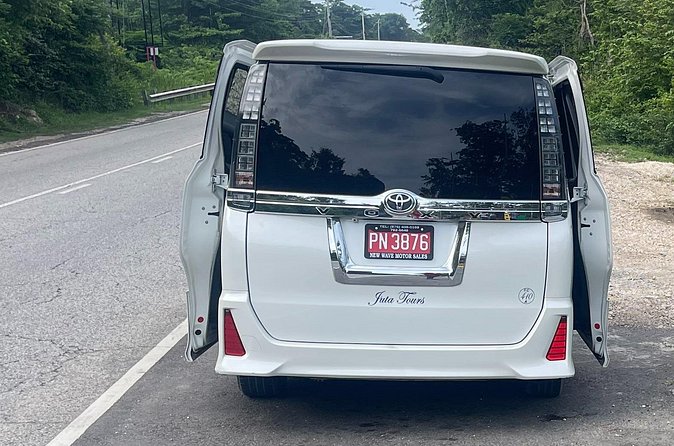 Airport Pickup, Dropoff to any Resort or Airbnb in Montego Bay - Who will get the most from this transfer