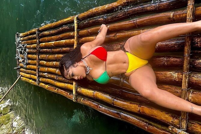 Bamboo rafting - The limestone massage: a small but unusual extra