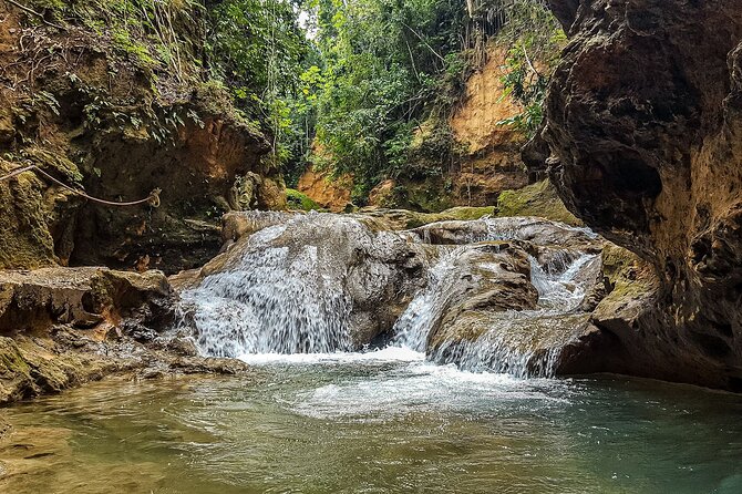 Blue Hole and Dunn's Falls Tour from Falmouth - The driver can shape the whole day