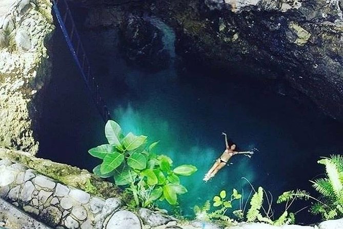 Blue Hole Mineral Spring and Rick's Cafe - Key points to know before you book