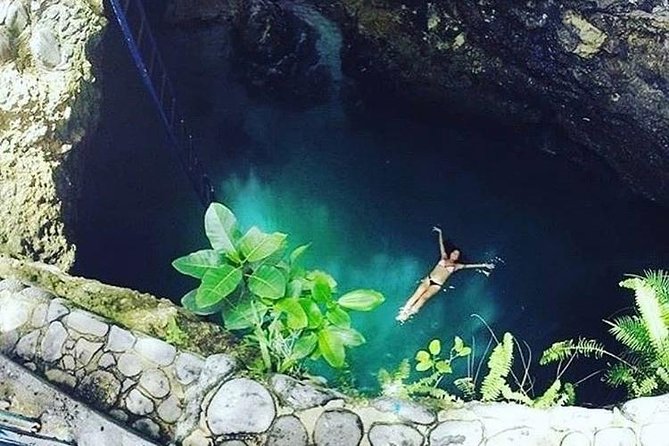 Blue Hole Mineral Spring and Ricks Cafe Private Tour - The Drive to Negril and Rick’s Cafe