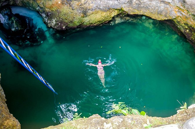 Blue Hole Mineral Spring, Ricks Cafe, 7 Mile Beach and Shopping Private Tour - The value of a private driver