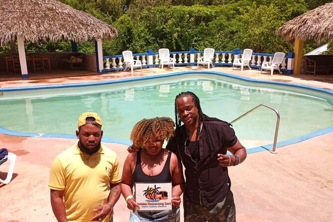 Blue Hole Mineral Spring, Seven Mile Beach, Ricks Cafe/ Shopping Private Tour - Choosing the right three stops