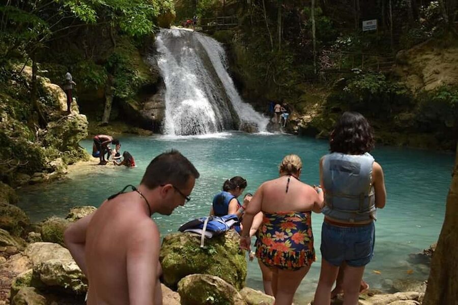 Blue Hole, Secret Falls, and Dunn's River Falls Combo Day-Tr - What the $125 Price Really Covers