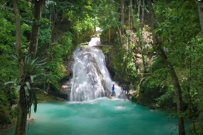 Blue Hole Waterfalls and Rasta Garden from Montego Bay - From Montego Bay to the hills above Ocho Rios