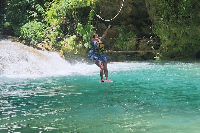 Bluehole and Bamboo Rafting from Montego Bay - Bamboo rafting on the White River
