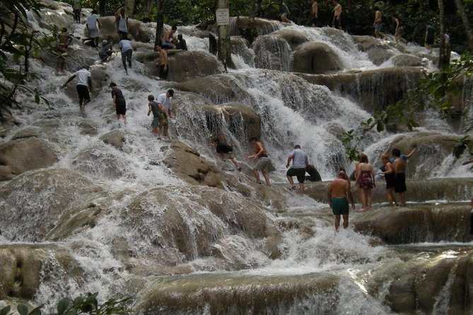 Bob Marley 9 Miles Tour and Dunns River Falls - The road inland from Montego Bay
