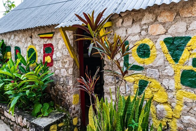 Bob Marley Nine Miles, sightseeing and local food and fruit stop - Entering Bob Marley’s Childhood Home