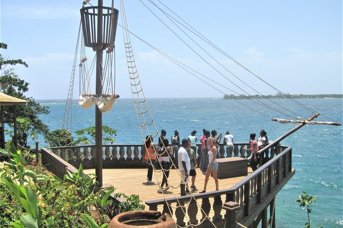 Bob Marley's Nine Mile Admission and Guided Tour from Montego Bay - Mt. Zion and the Ethiopian Church