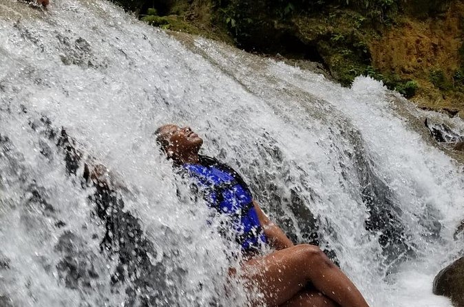 Chuck Norris Secret Falls/Blue Hole - How the small group changes the visit