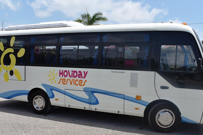 Club Mobay VIP Lounge Access and Round-Trip Airport Transfer - What you get inside the arrival lounge