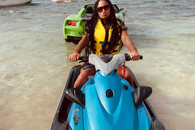 Customized Parasailing & JET-SKI - Getting started on the jet ski