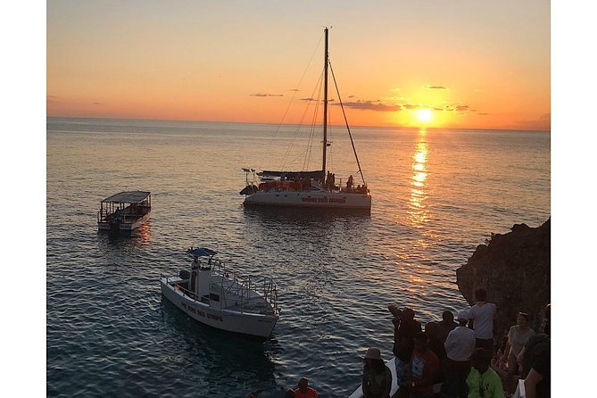 Day Tour Negril Beach & Ricks Cafe - Eat at Rick’s Cafe or save your appetite