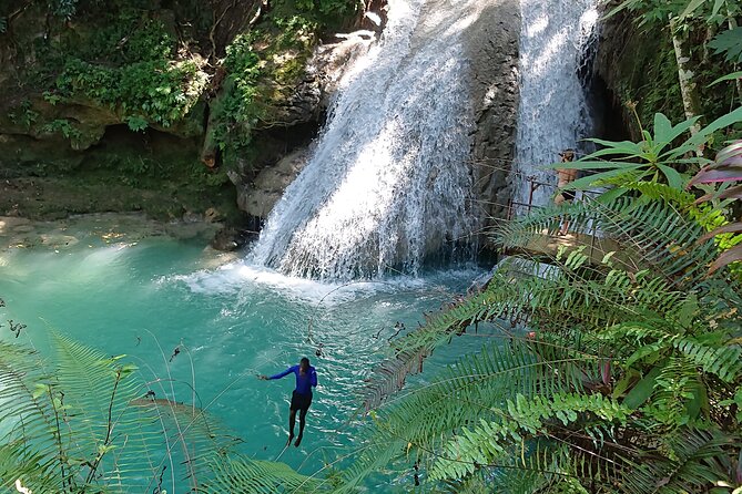 Dunn's River and Blue Hole with lunch combo from Montego Bay - The long road from Montego Bay