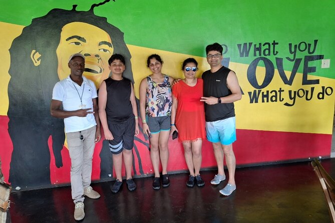 Dunn's River Falls and Blue Hole tour from Montego bay. - The drive from Montego Bay to Dunn’s River Falls