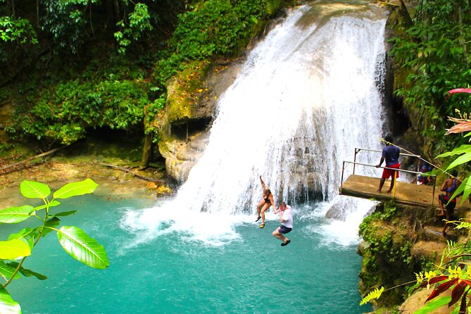 Dunn's River Park & Blue Hole Waterfall Combo from Montego Bay - Two Waterfalls, Two Very Different Experiences
