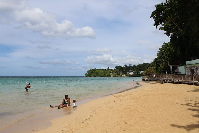 Dunn's River Park & Blue Hole Waterfall Combo from Montego Bay - Is This a Private Tour or a Group Excursion?