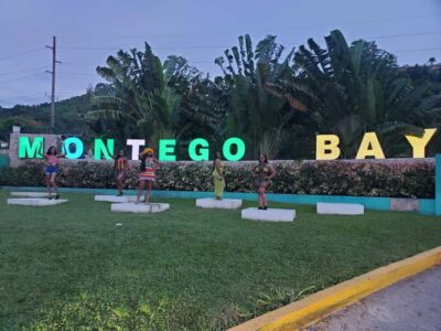 Bamboo Rafting & Limestone Massage Tour