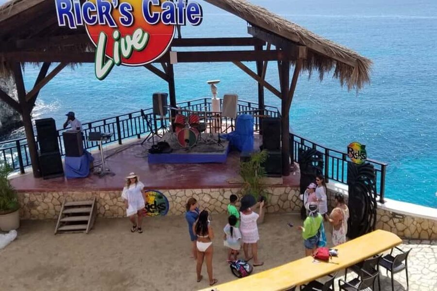 From Montego Bay: Negril Beach and Rick's Café Day Trip - Rick’s Café and the West End cliffs