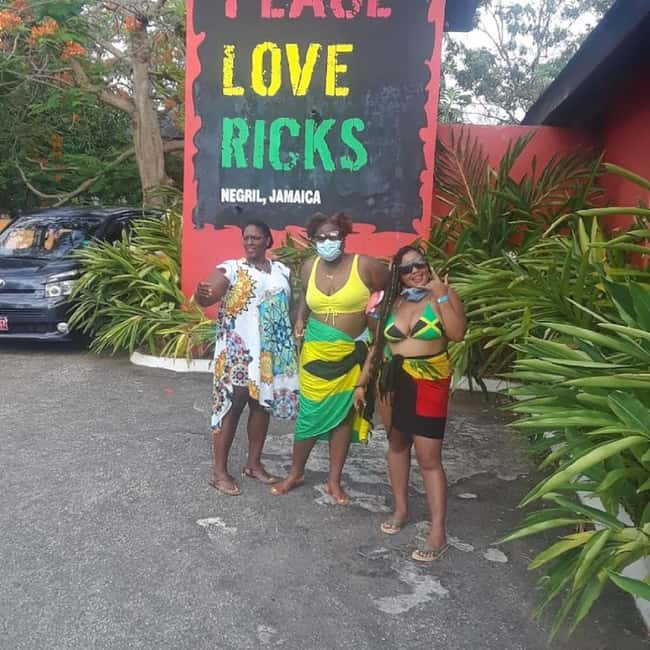 From Montego Bay: Negril Day Trip and Rick's Café Sunset - Making sunset work