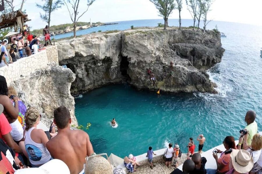 From Montego Bay: Negril Day Trip and Rick's Café Sunset - Practical tips for a smoother outing