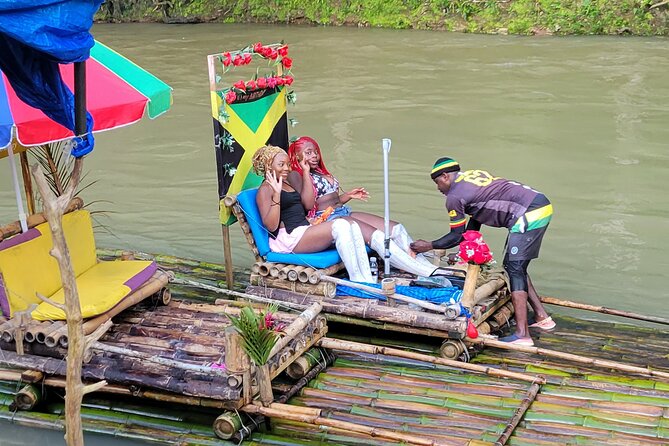 Great River Bamboo Rafting & hipstrip Tour - One hour of bamboo rafting at Lethe
