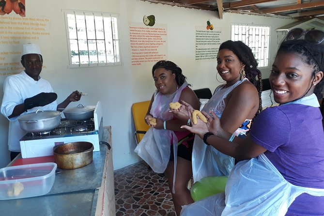 Jamaica Culture Tour: Culinary, Cultural, History and Dance - The market, fresh fruit, and everyday Jamaica