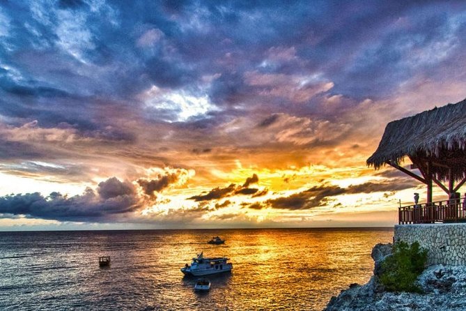 Jamaica Sunset at Rick's Cafe Private Tour with Transfer - Why Rick’s Cafe works best at sunset