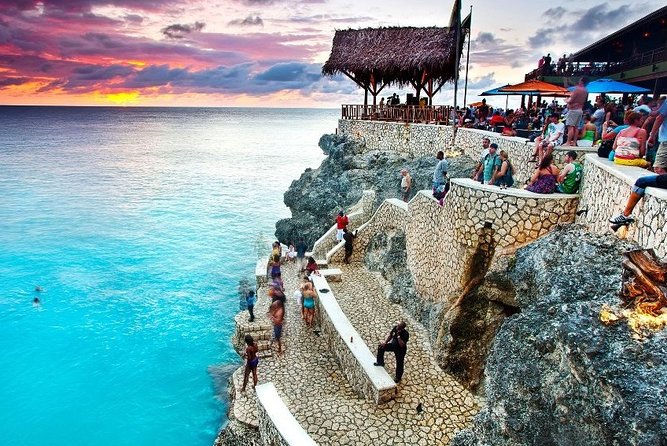 Jamaica Sunset at Rick's Cafe Private Tour with Transfer - Who will enjoy this private Negril outing?