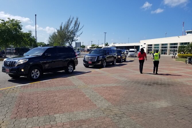 Luxury MBJ Airport Transfer to Montego Bay Hotels - What Happens at Montego Bay Airport