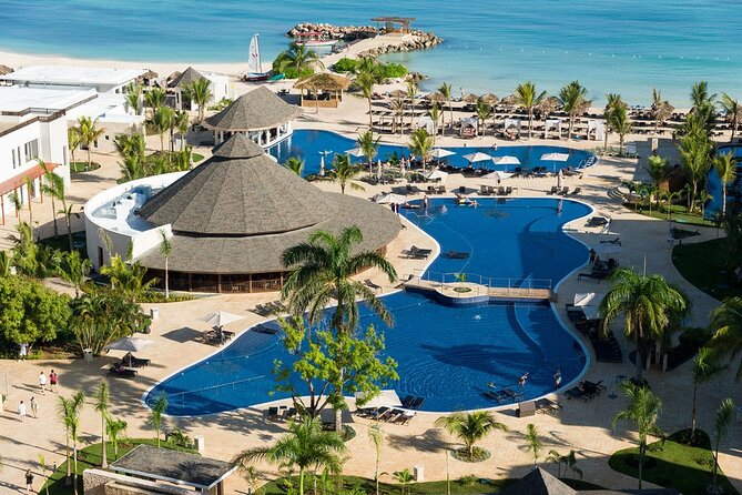 Montego Bay Airport Ja MBJ to Hotels in Montego Bay or Falmouth - Who should book this transfer?