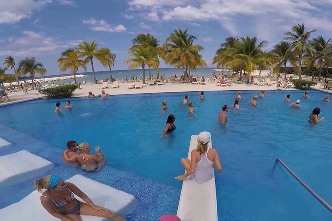 Montego Bay Airport Private Taxi to Princess Resorts - The drive to Princess Resorts Green Island