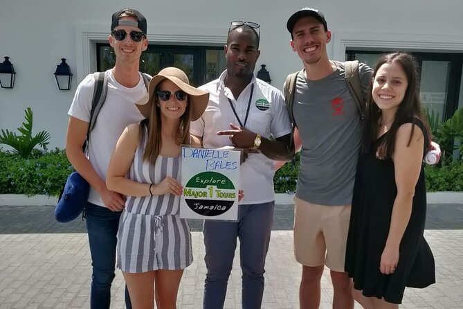 Montego Bay Airport Transfer to Resorts in Montego Bay - Meeting your driver at Sangster International Airport