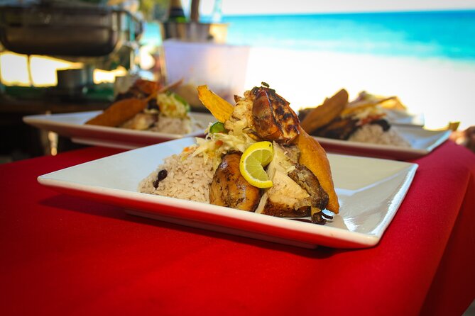 Montego Bay: Bamboo Beach Club with Lunch and Cocktails - Reggae music and light entertainment