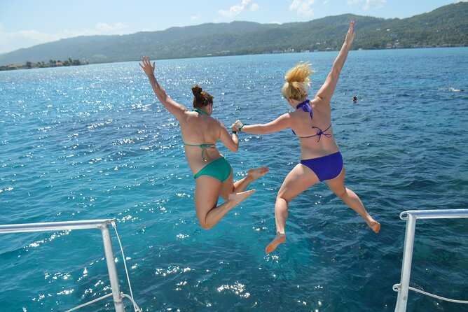 Montego Bay Catamaran: Snorkel Tour with Open Bar & Reggae DJ - Snorkeling in Montego Bay Marine Park