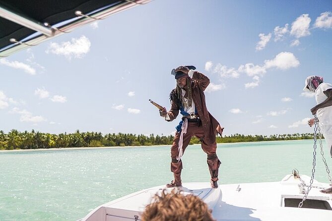 Montego Bay Catamaran: Snorkel Tour with Open Bar & Reggae DJ - What the open Jamaican bar includes