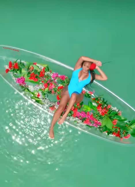 Montego Bay: Clear Kayak Drone Photoshoot Experience - Why a clear kayak makes a better photo
