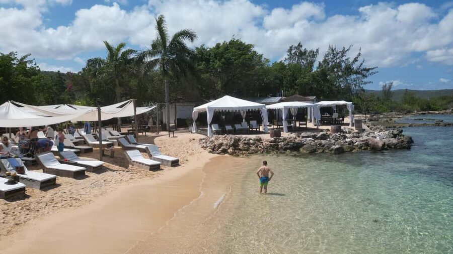 Montego Bay: Dunn's River Falls & Lunch at Bamboo Beach Club - Pickup details can affect your morning