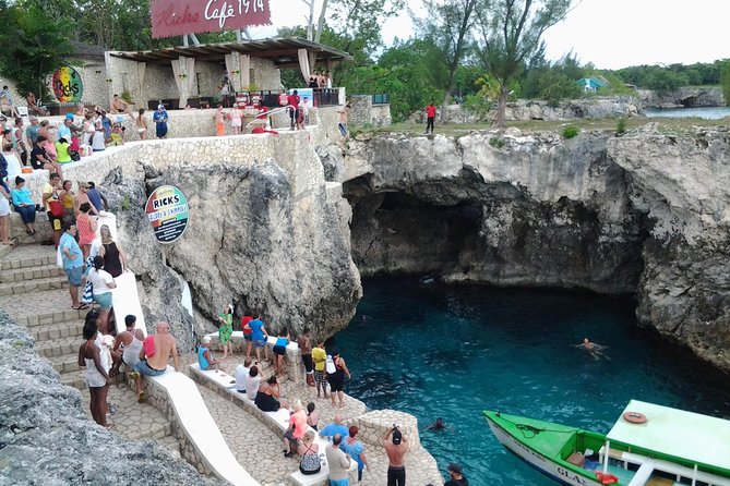 Montego Bay Excursion Negril 7 Miles Beach, Rick's Cafe and Time Square Shopping - From Montego Bay port to Negril’s west coast