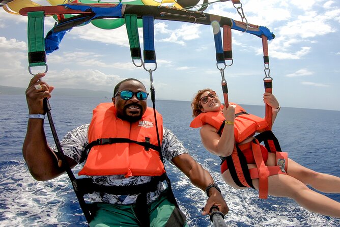 Montego Bay: Jet Car, Jet Ski and Parasailing - Pickup and the private ride to the activity