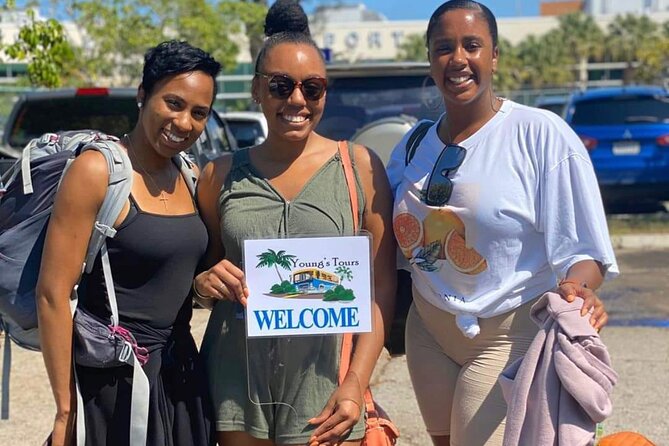 Montego Bay Roundtrip Luxury Transfer with Lounge Access - What the $140 package is really buying