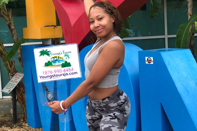 Montego Bay Roundtrip Luxury Transfer with Lounge Access - Lounge time after arrival