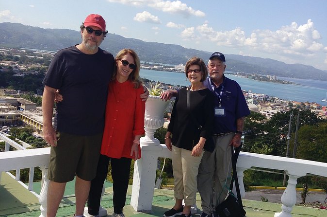 Montego Bay Scenic Tour - Scotchies and the final taste of Jamaican jerk