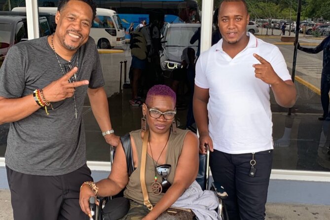 Montego Bay to Ocho Rios Hotels Private Transfer - The airport pickup detail you should not miss